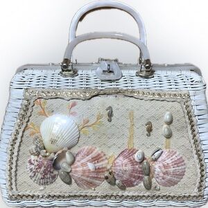 Princess Charming by Atlas Vintage 1960s Coated Woven SeaShell Lucite Purse Bag